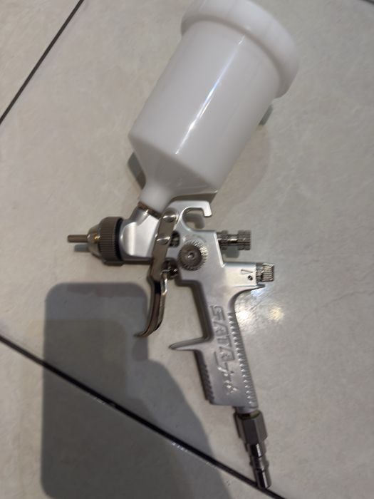Pistolet lakierniczy SATA JET B