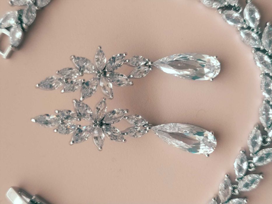 Kolczyki i bransoletka ślubne z kryształkami