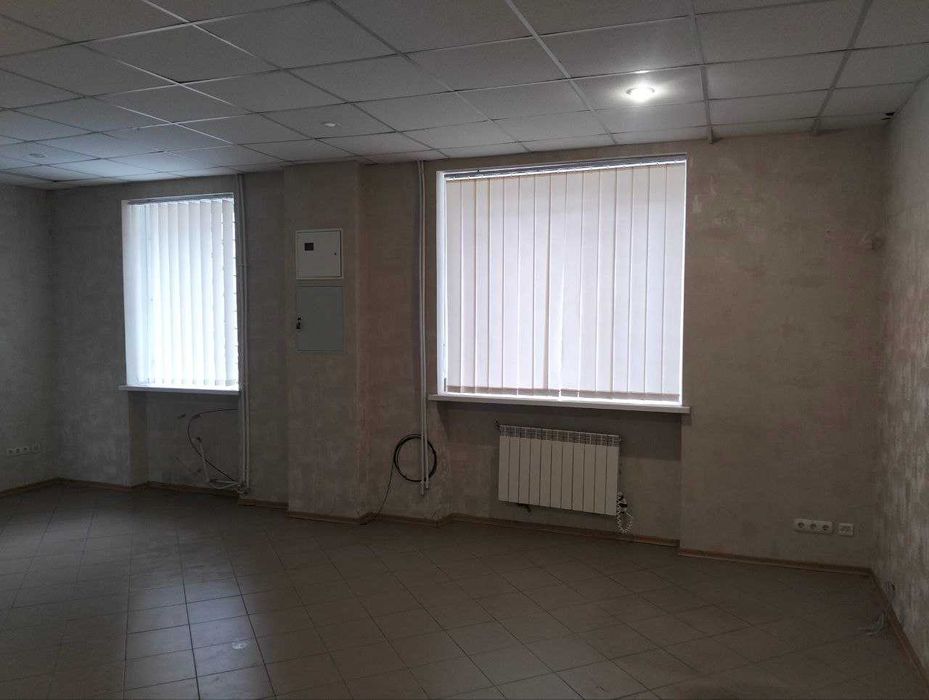 Оренда приміщення 38 м.кв. в центрі під офіс, перукарню, магазин...