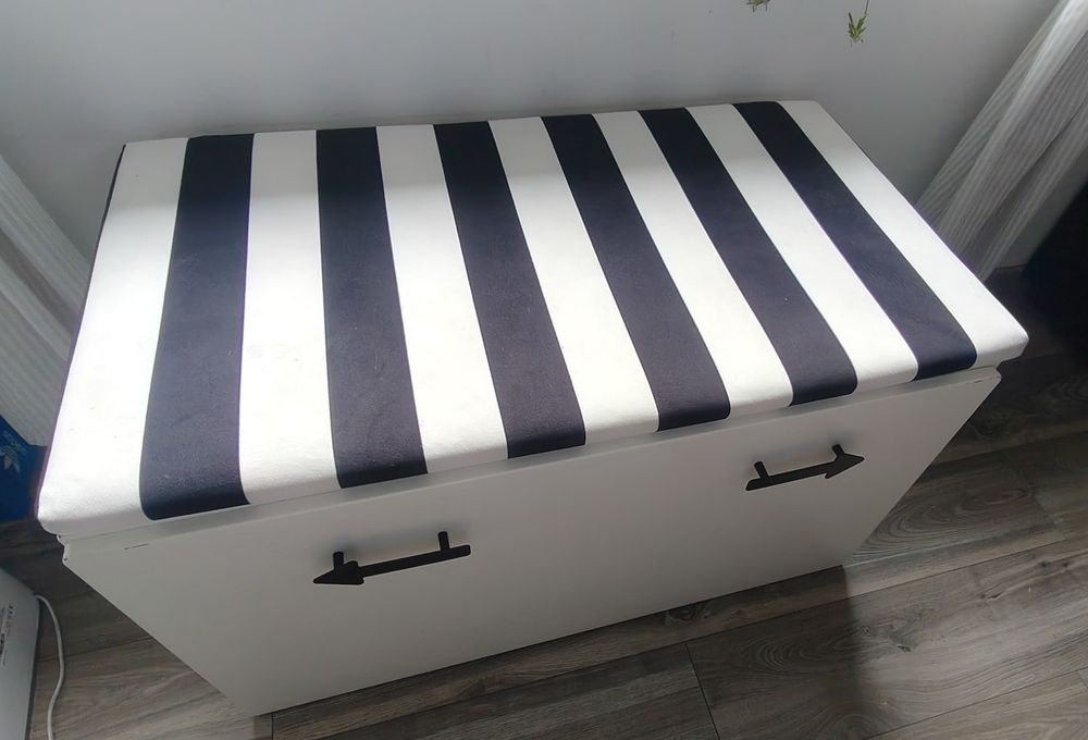 Ławka z pojemnikiem Ikea Smastad