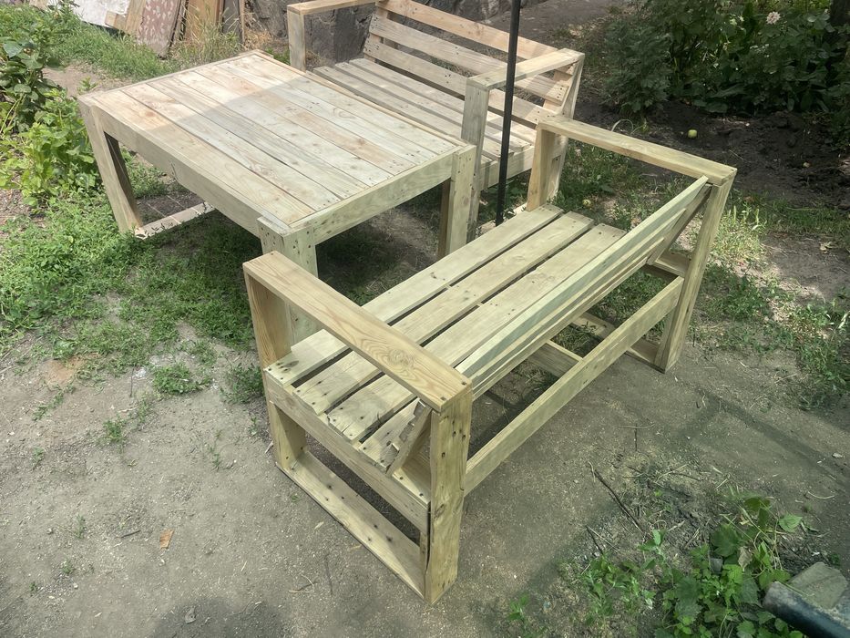 Продам лочку і стіл  з палети