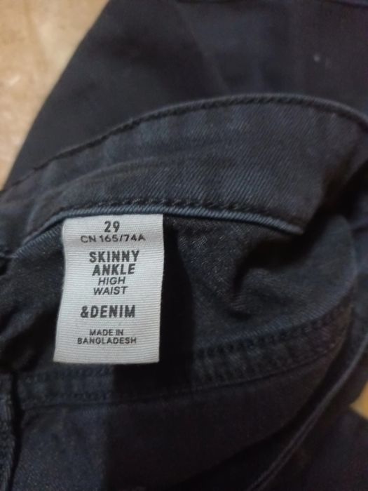 Продам джинсы  размер 29