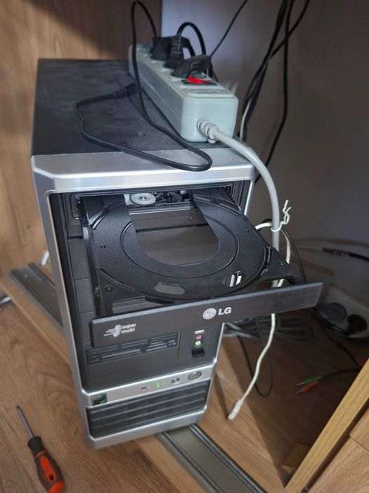 ПK i5-4460, 16GB, R9 (2GB), SSD 112GB+2TB, монитор 19, камера