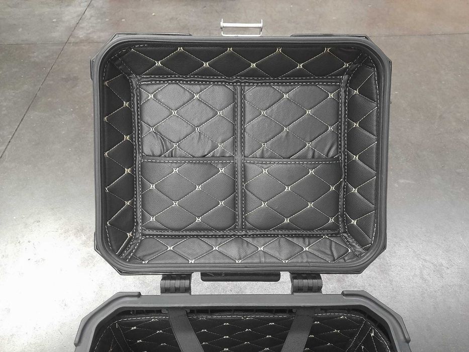 Top-Case Universal