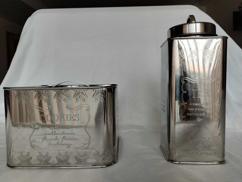 Caixas metálicas para biscoitos e chá