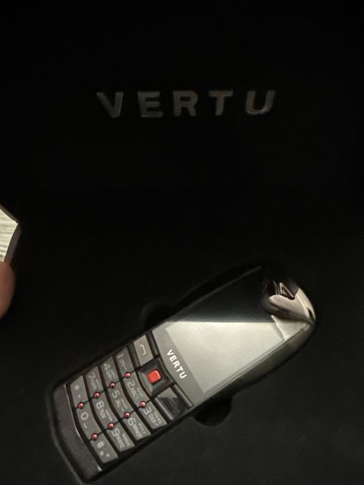 Vertu snake чорний новий.