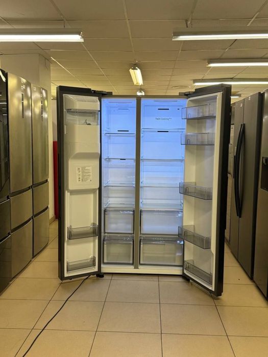 Холодильник Samsung Side-By-Side RS68A8840B1 з ЄС МАГАЗИН БУ ТЕХНІКИ