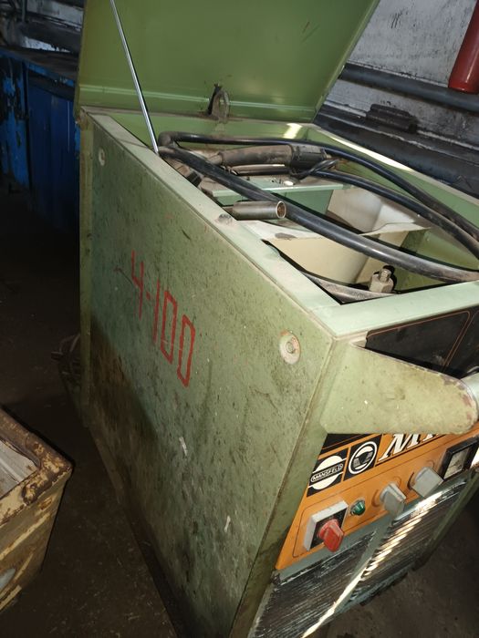 Зварювальний апарат напівавтомат