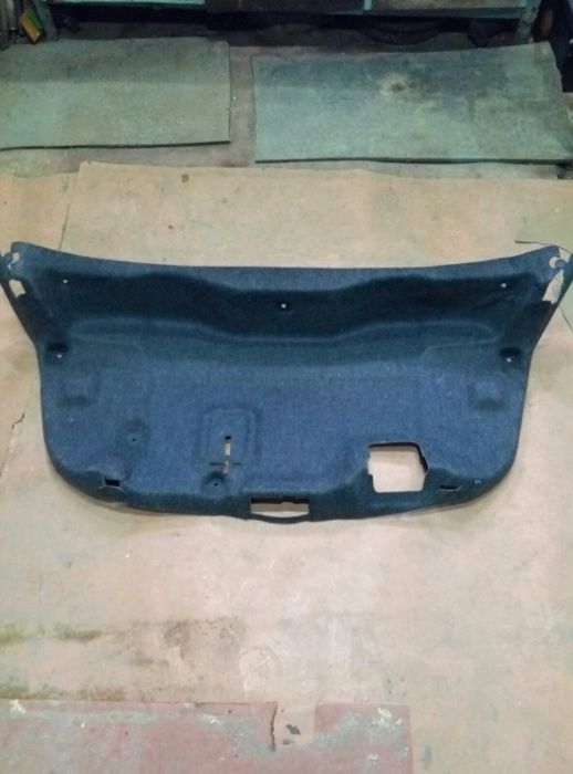 Обшивка крышки багажника Ford Fusion дорест