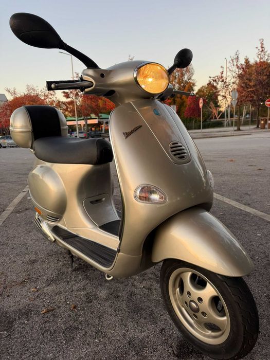 Vespa Piaggio ET4 150