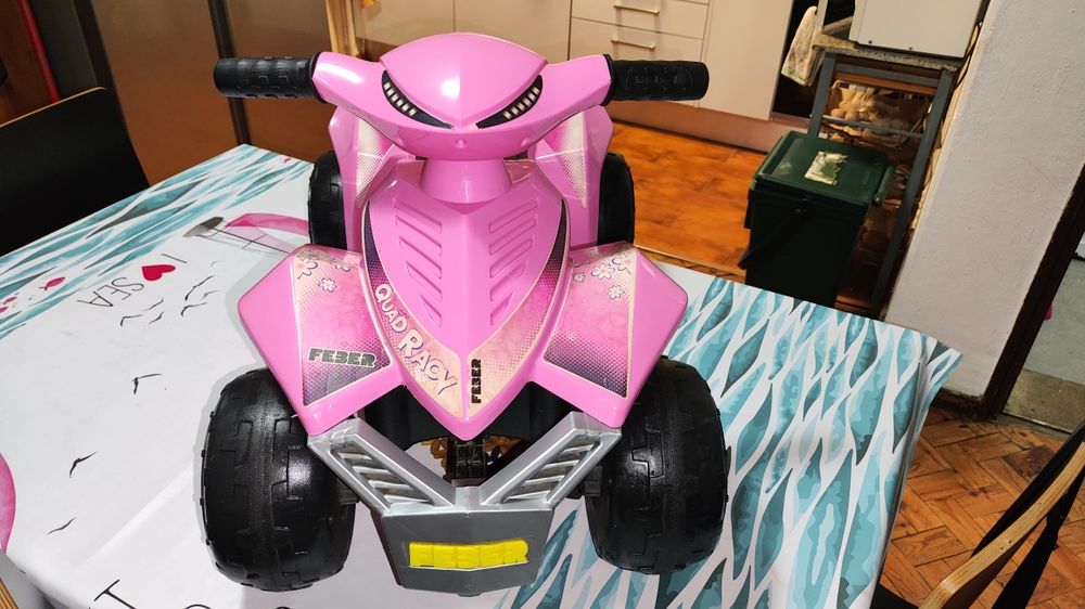 Moto 4 elétrica criança