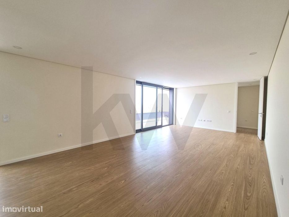Apartamento T3 Novo em Espinho | Recuado
