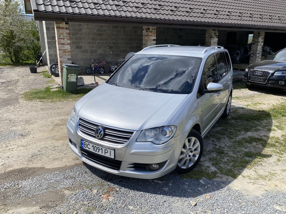 Продам VW Touran 2009р. R-line.
