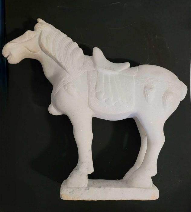 Cavalo oriental em pedra