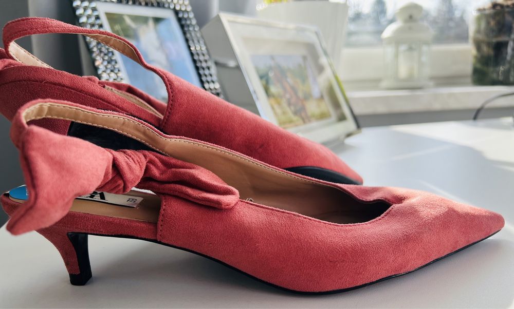 Zara szpilki zamszowe Nowe 39 Buty