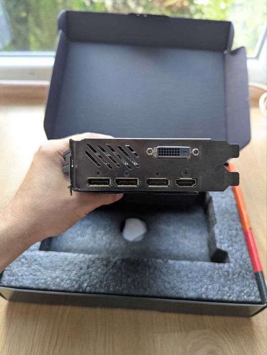 | Ігрова відеокарта Gigabyte RX 570 4GB |