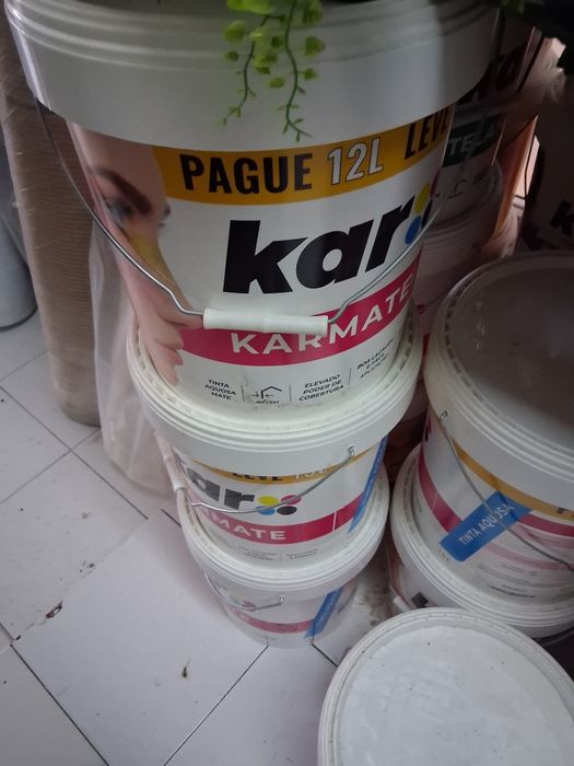 Latas de tinta Karmate branco