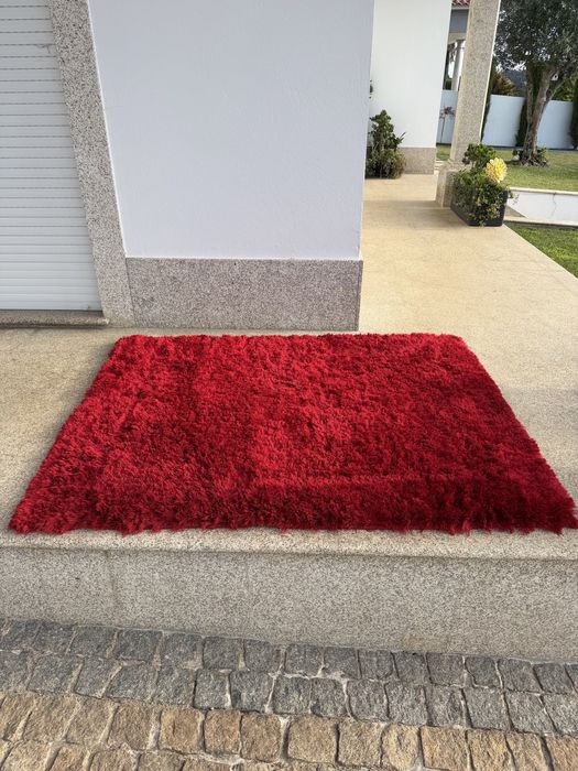 Tapete felpudo vermelho