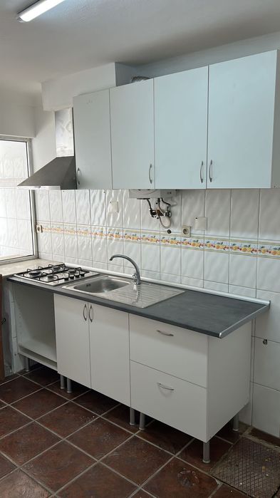 Arrenda se T1 Aveiras de Cima (AZAMBUJA)