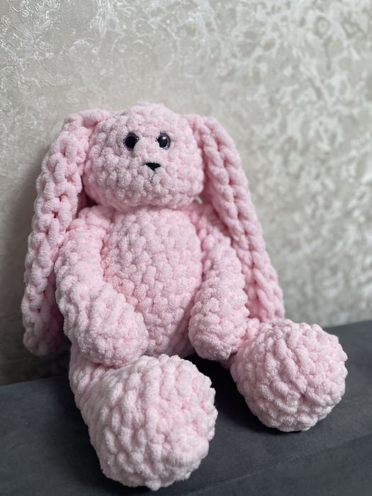 Вʼязаний зайчик,ручна робота