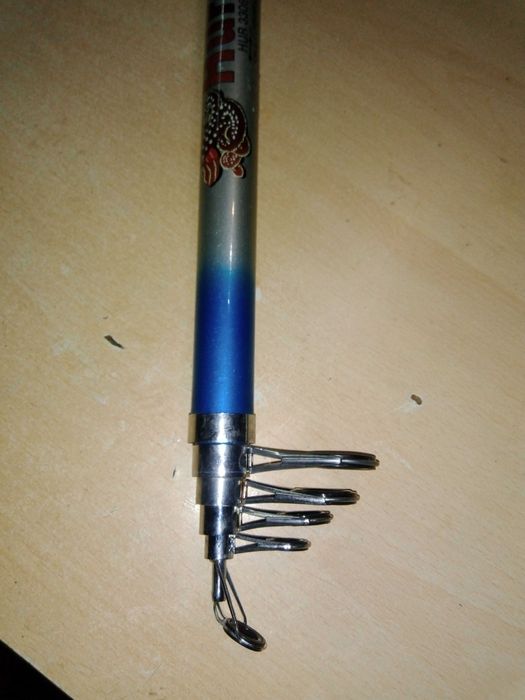 Vendo 2 canas de pesca impecáveis