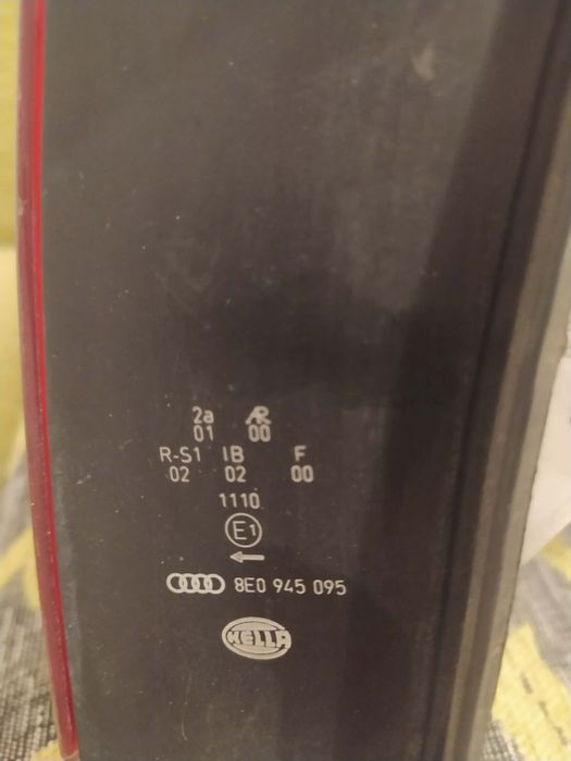 Lampy tył audi a4b6 sedan  komplet