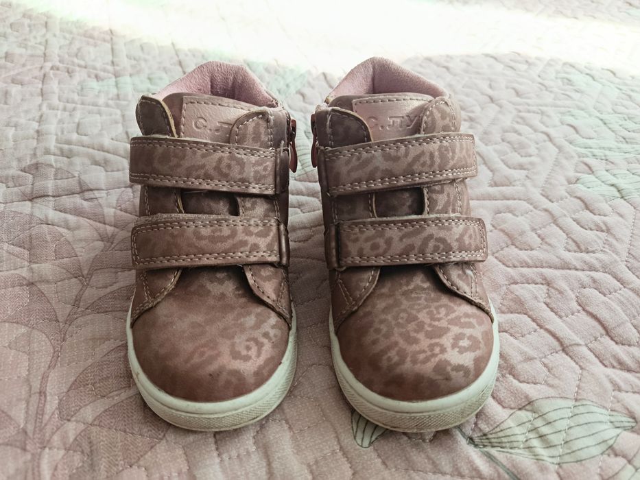 Черевики на дівчинку 26 розмір