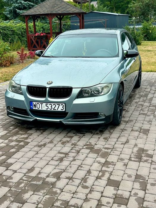 BMW Seria 3 BMW E90 320i 2005 benzyna