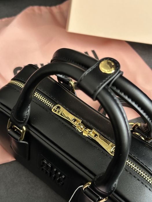 Сумка miumiu/Jacquemus миу миу міу