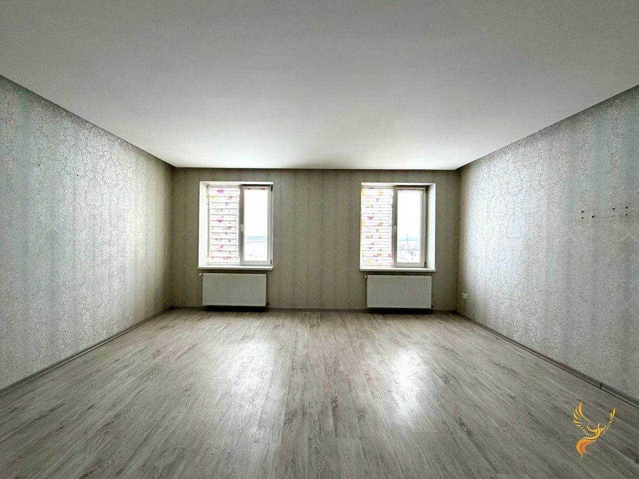 Постанови! Велика квартира з ремонтом в приміській зоні!