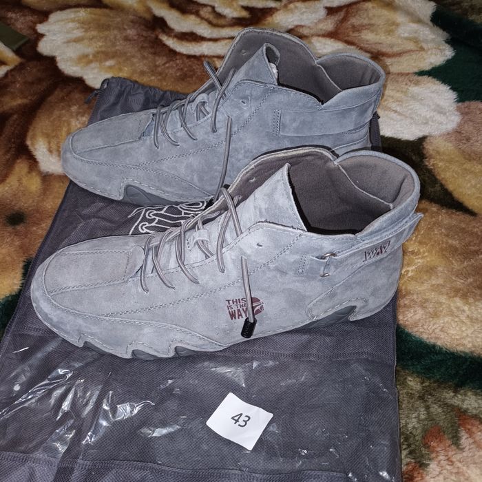 Кроссовки кожаные