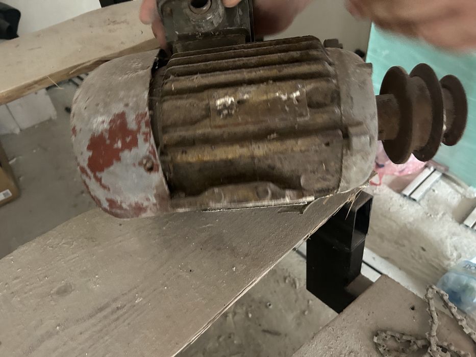 Продам двигун