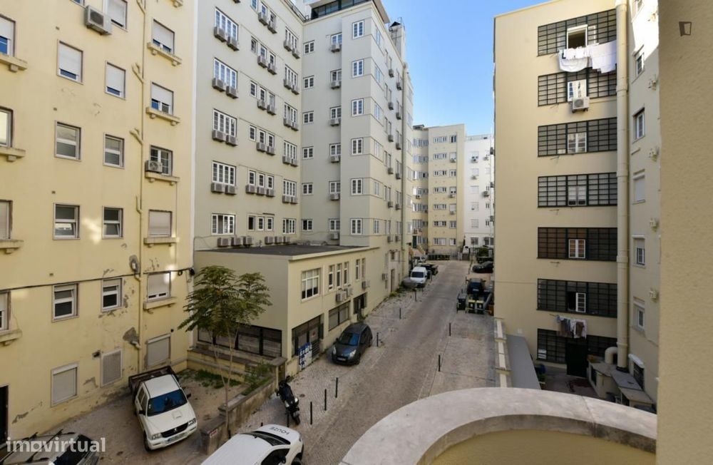 Quarto - localizado em Marquês de Pombal Lisbon
