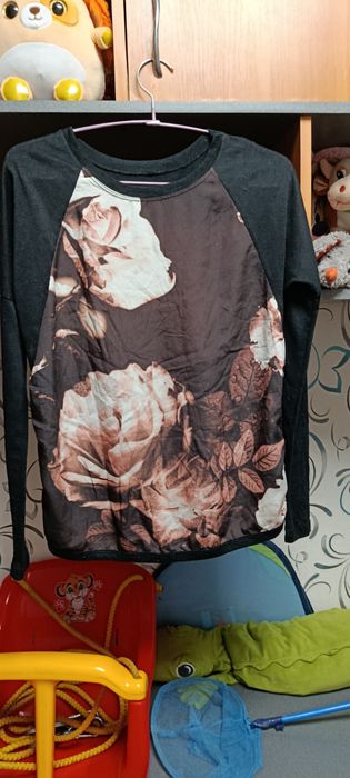 Отдам вещи женские нуждающимся