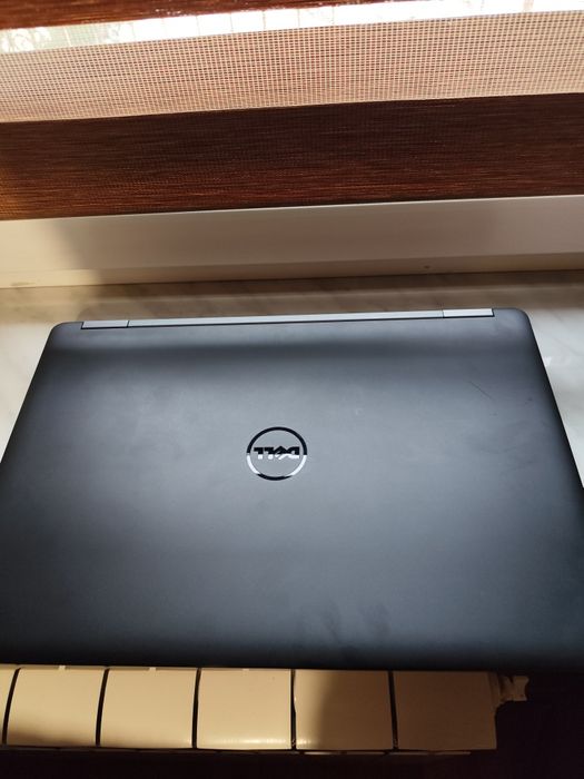 Sprzedam laptopa Dell Latitude E5570