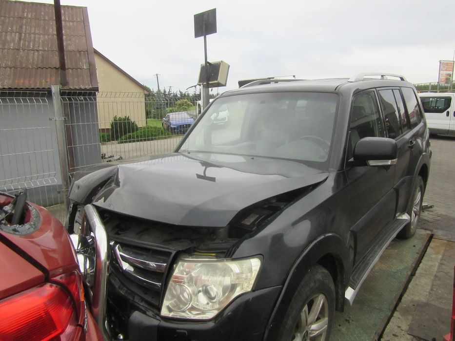 Mitsubishi Pajero IV 3.2 DiD 2008 r. na części