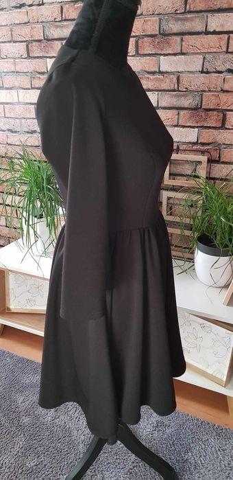 Czarna rozkloszowana sukienka Mielczarkowski s/m
