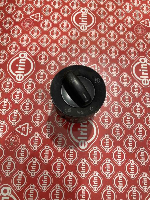 Включатель света фар VOLKSWAGEN Caddy/Passat/Golf
1K0941431