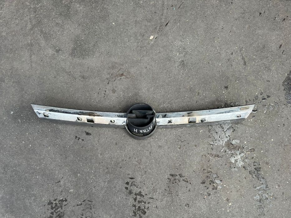 Corsa C - Friso Cromado Símbolo Frente - G170