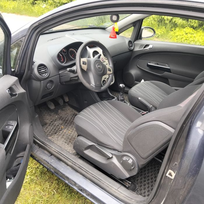 Opel corsa 1.0 klima sprawny łańcuch rozrządu mały przebieg 12lat właściciel