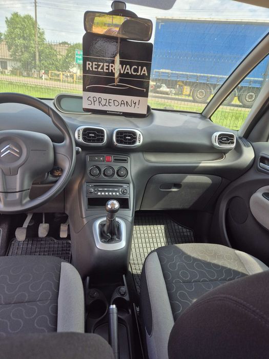Sprzedam samochód osobowy