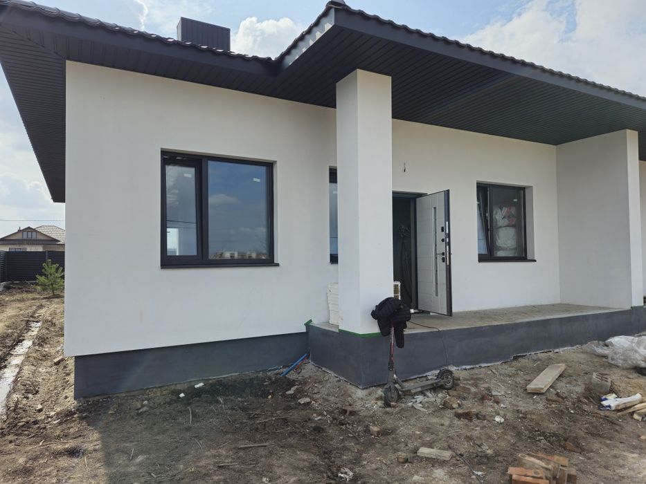 Будинок, дуплекс під чистовий ремонт із всіма комунікаціями