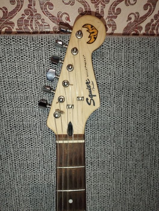 Squier by Fender Bullet Stratocaster Tream AWT + чохол