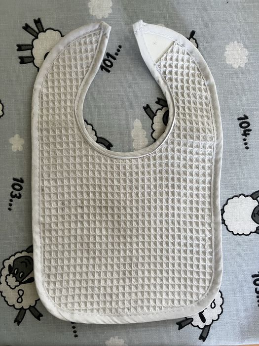 Слюнявчик/нагрудник від Boots baby