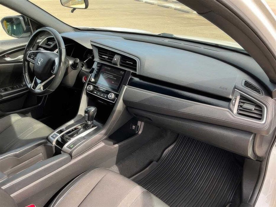 Honda Civic Sport      2020