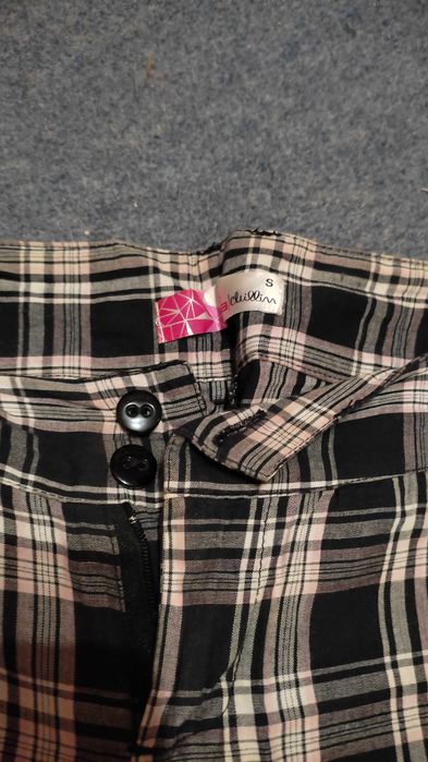 Spodenki w kratkę damskie