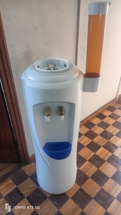 Máquina dispensador de água