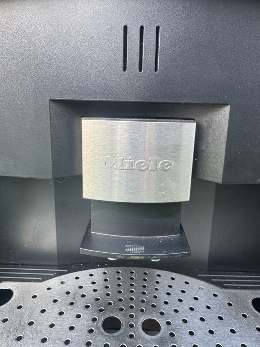 Вбудована кавомашина Miele CVA 4060 кавоварка miele