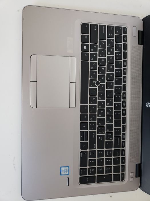 HP elitebook 850 g3, 15,6" IPS, i5-6300U, 8gb Ddr4, 240gb nvme