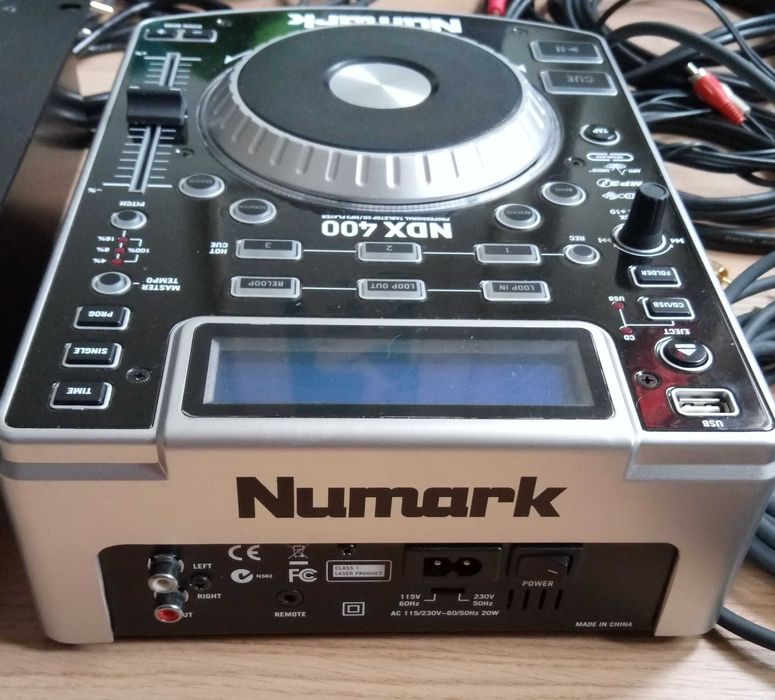 Dj! Mesa de mistura Behringer NOX 404 e decks Numark NDX 400